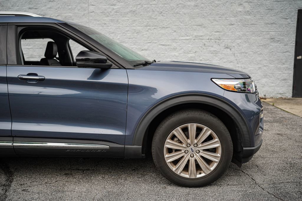 Used 2021 Ford Explorer Limited w/ Equipment Group 301A RWD image 16