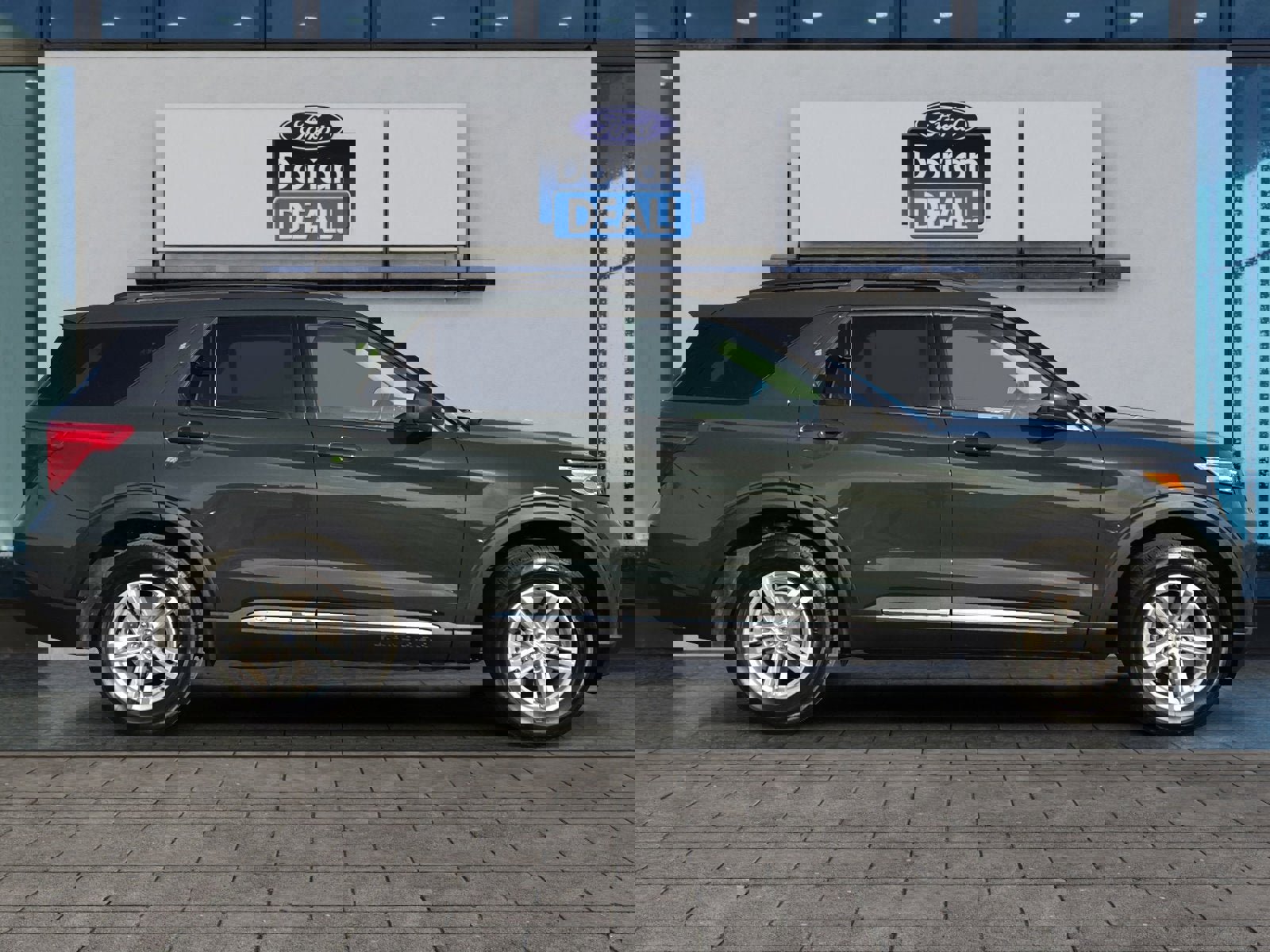 Certified 2023 Ford Explorer XLT w/ Equipment Group 202A image 2