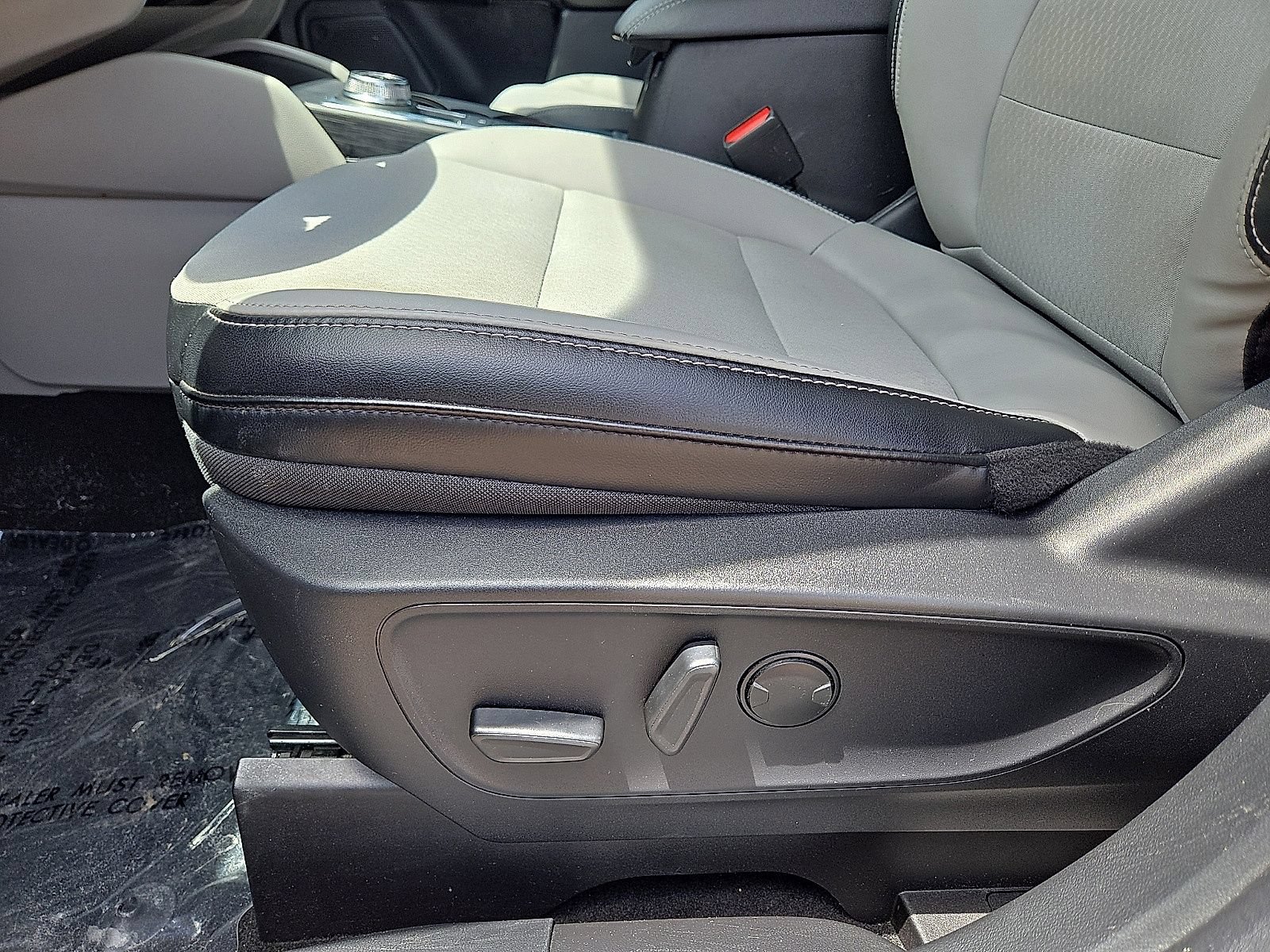 Used 2025 Ford Escape SE FWD image 24
