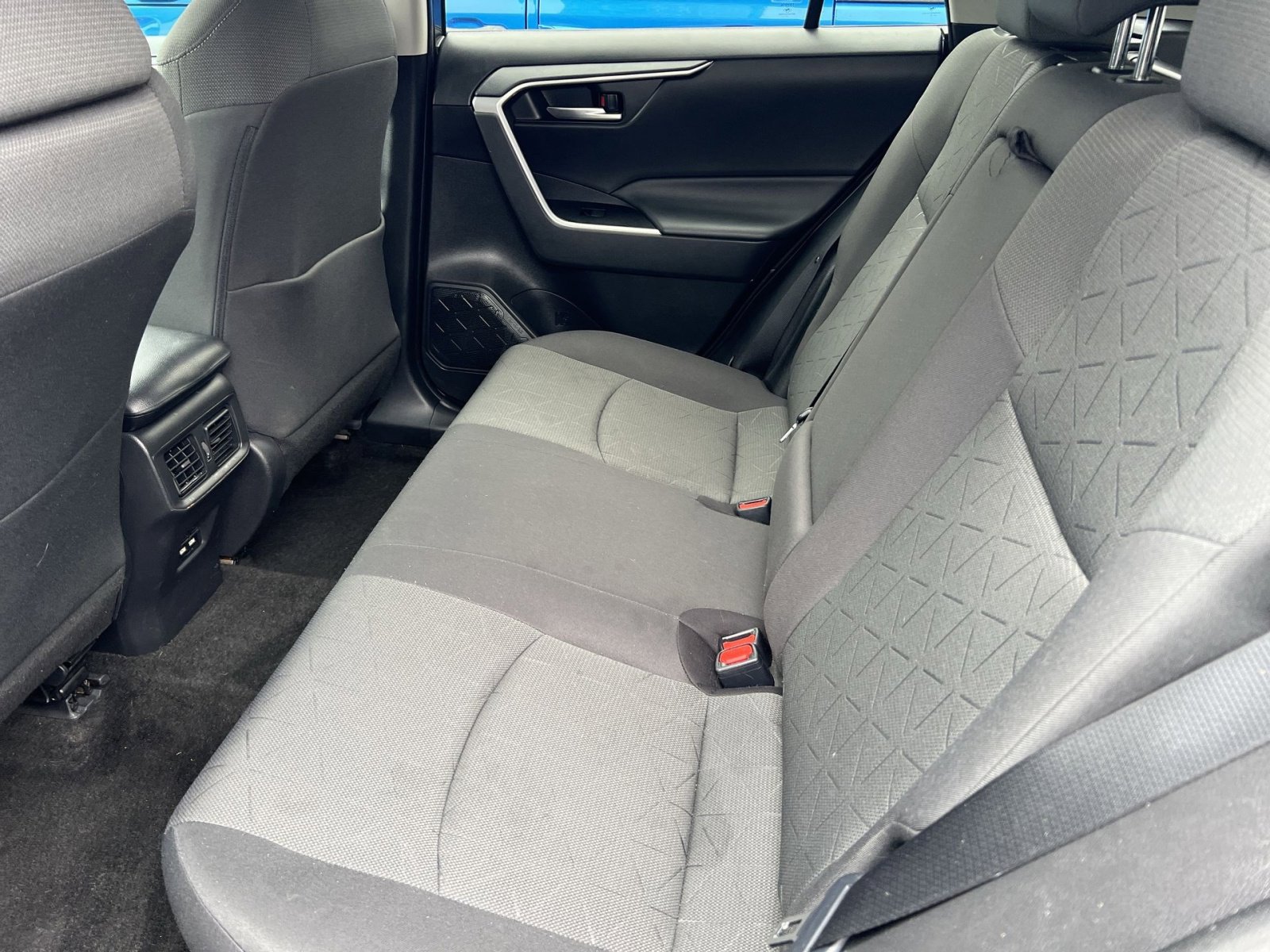 Used 2021 Toyota RAV4 XLE image 22