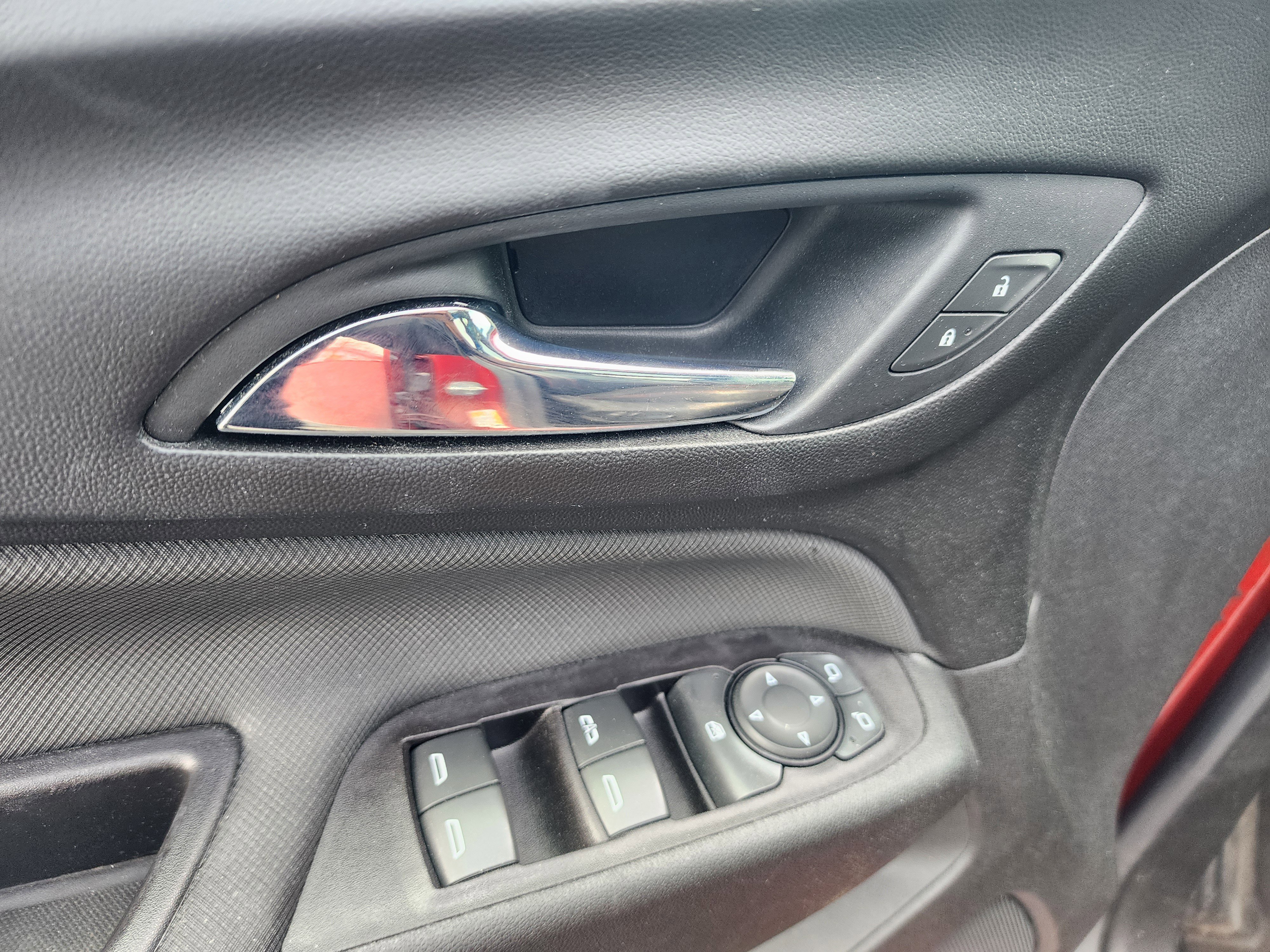 Used 2022 Chevrolet Equinox RS w/ RS Leather Package image 25