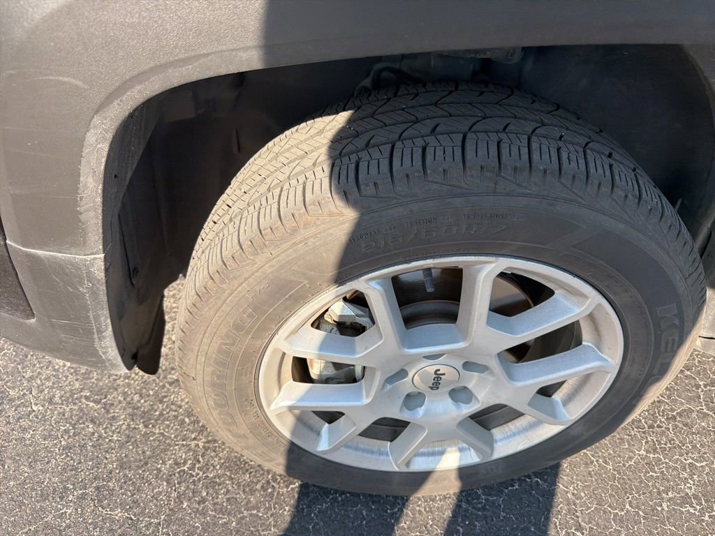 Used 2022 Jeep Renegade Latitude w/ Convenience Group image 13