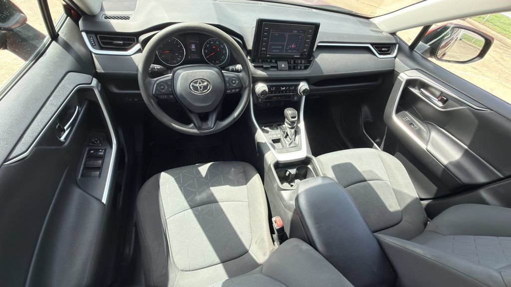 Used 2021 Toyota RAV4 XLE AWD/4WD image 13