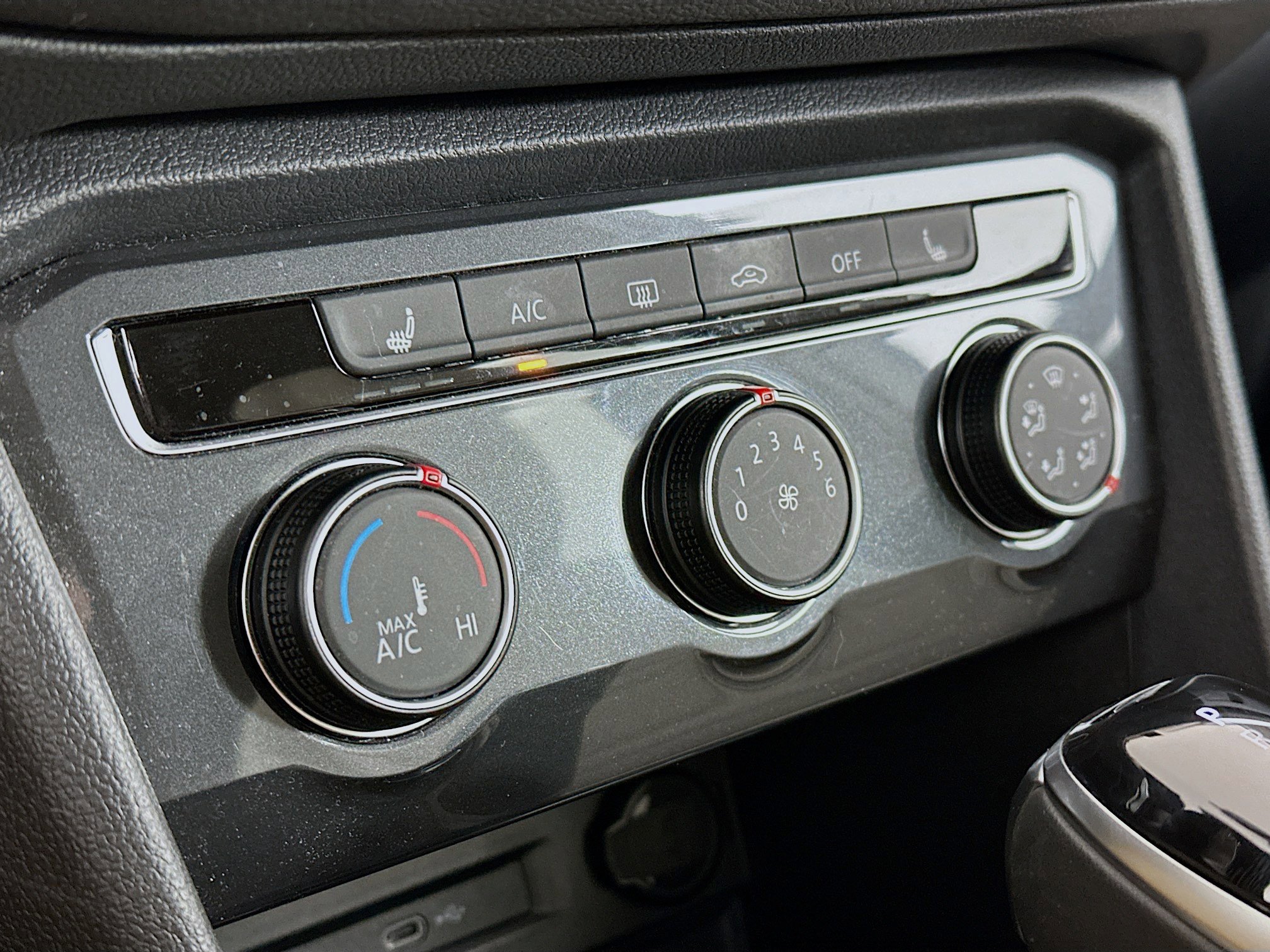 Used 2023 Volkswagen Tiguan S image 23