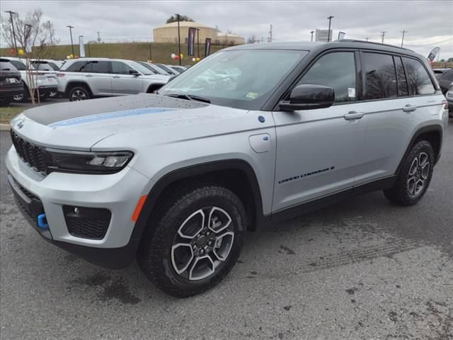 New 2024 Jeep Grand Cherokee Trailhawk w/ Luxury Tech Group III image 8