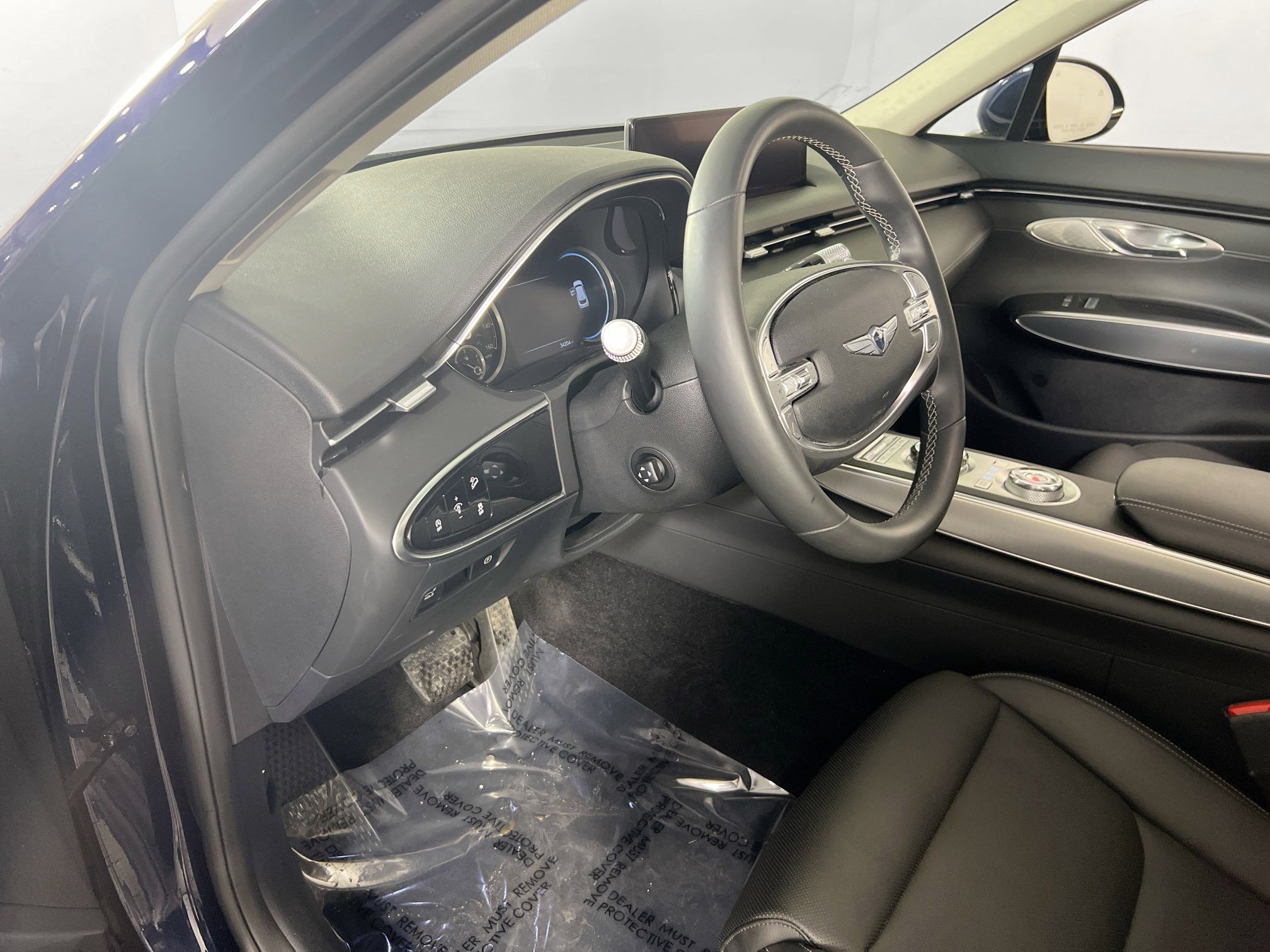 Used 2023 Genesis GV70 2.5T w/ Select Package image 9