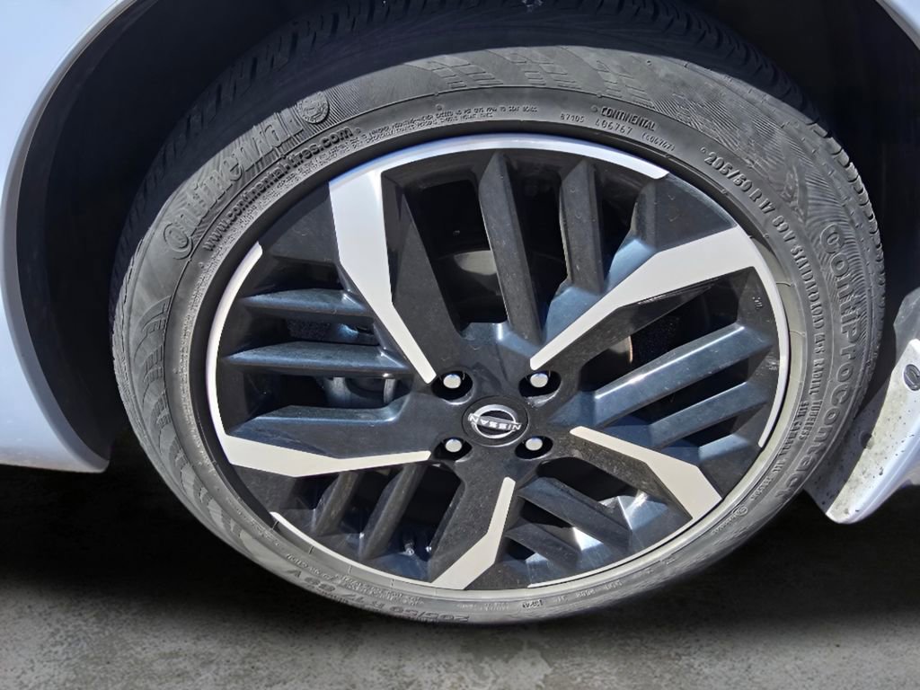 Used 2024 Nissan Versa SR w/ Trunk Package image 9