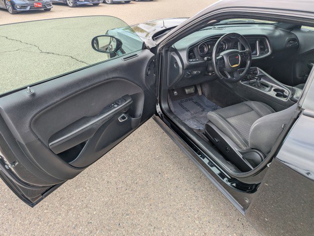 Used 2018 Dodge Challenger SXT image 8