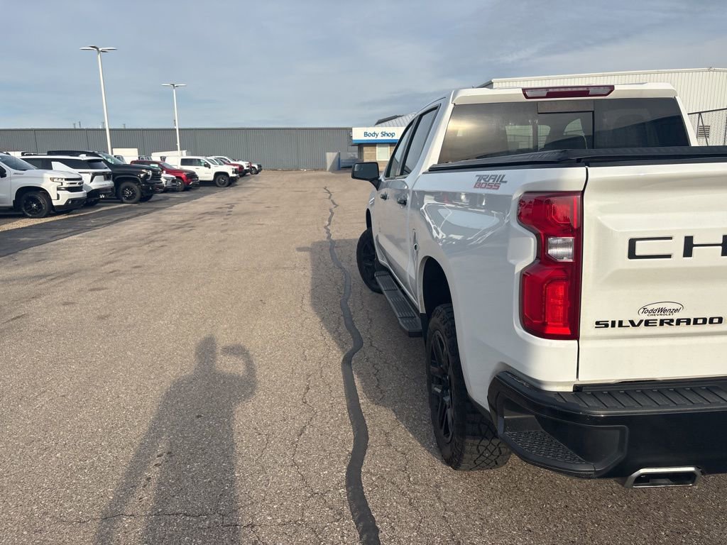 Used 2024 Chevrolet Silverado 1500 LT Trail Boss w/ Convenience Package II AWD/4WD image 7