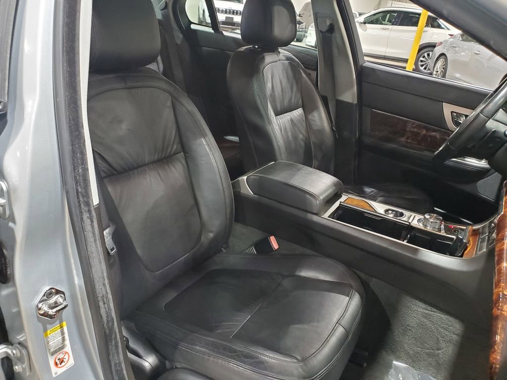 Used 2009 Jaguar XF Luxury image 13