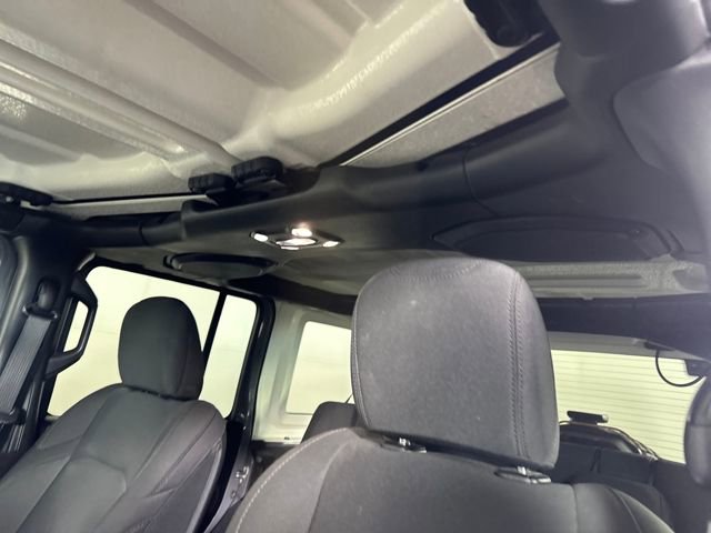 Used 2023 Jeep Wrangler Unlimited w/ Cold Weather Group image 12