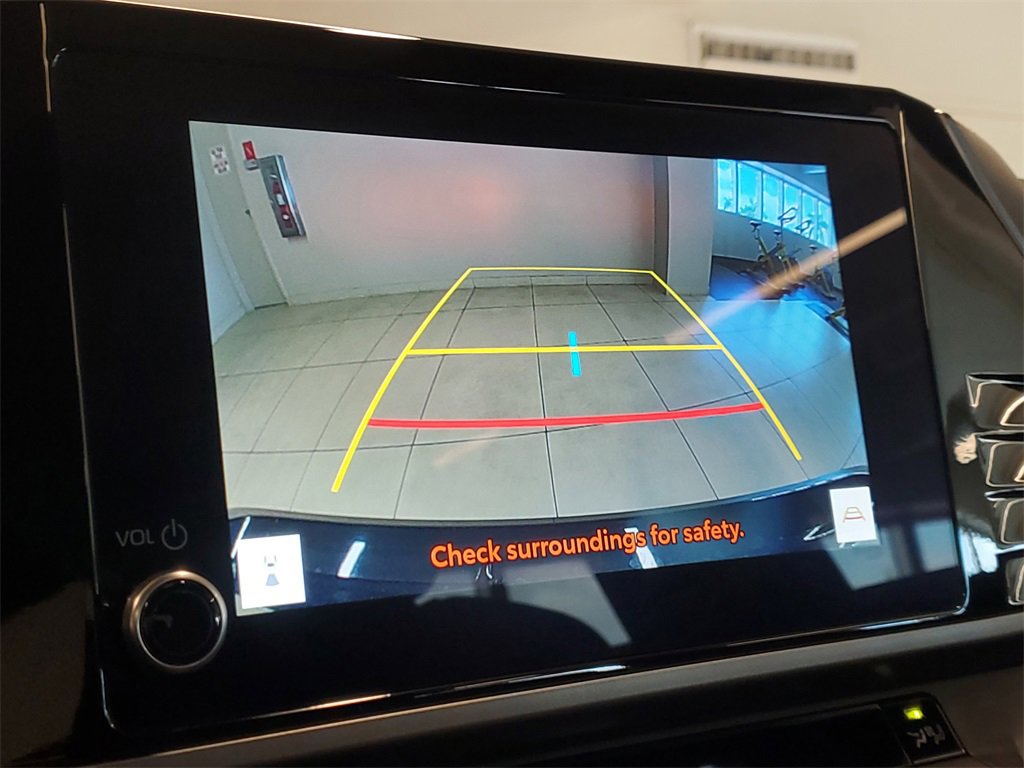 Used 2025 Toyota Camry SE w/ Convenience Package image 27