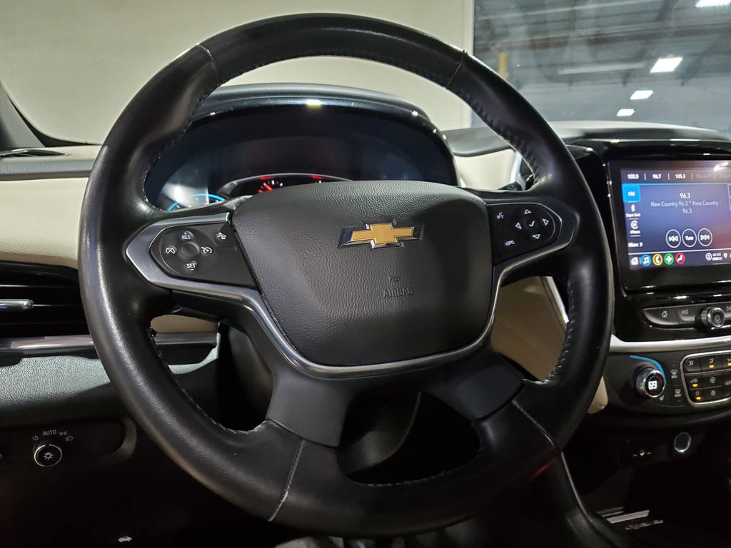 Used 2022 Chevrolet Traverse LT image 48