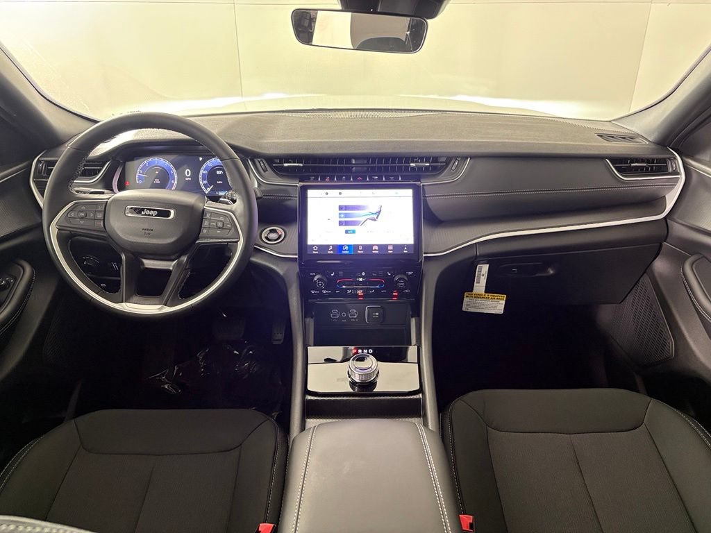 New 2027 Jeep Grand Cherokee Laredo X RWD image 41