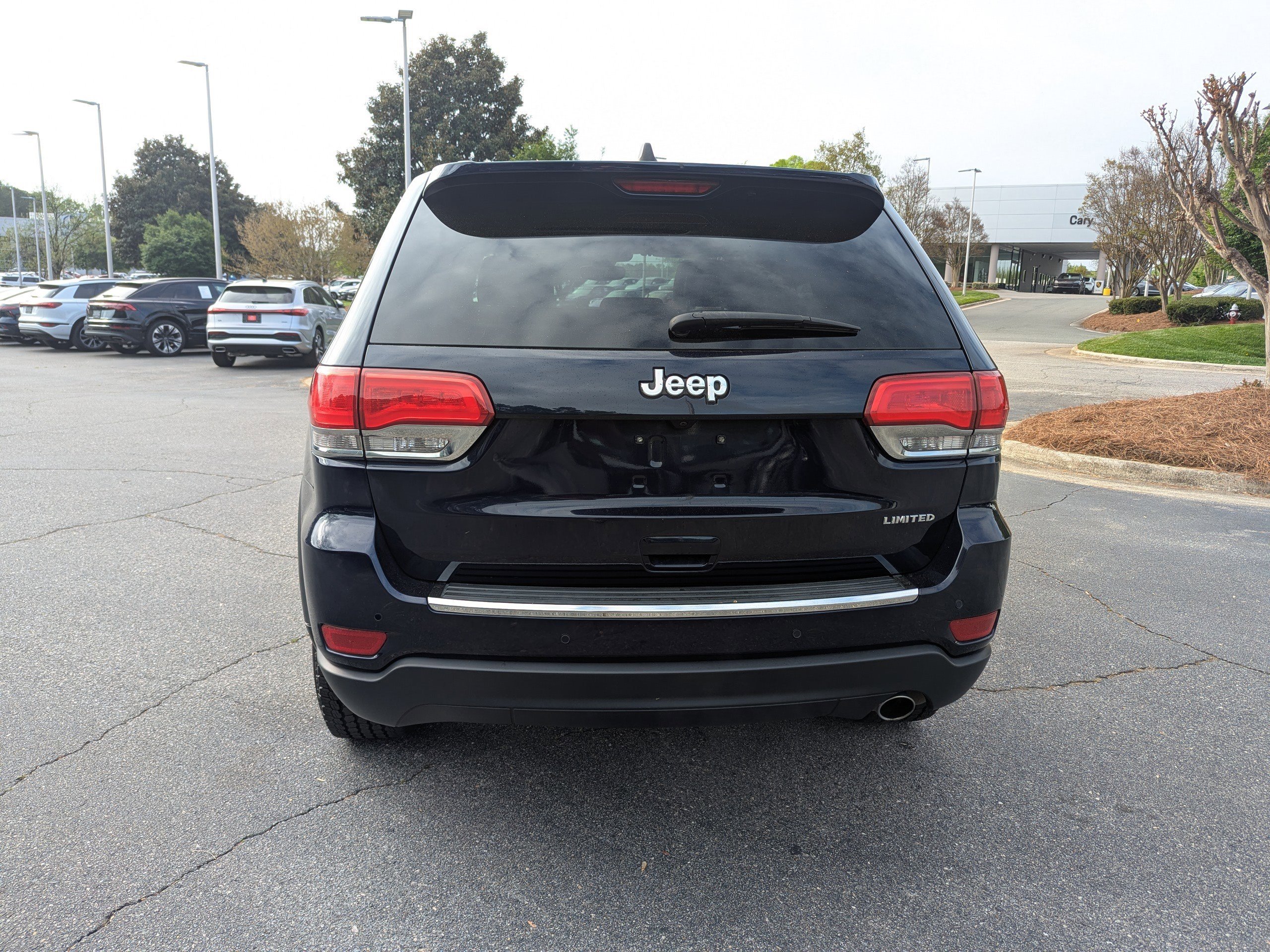 Used 2018 Jeep Grand Cherokee Limited image 6
