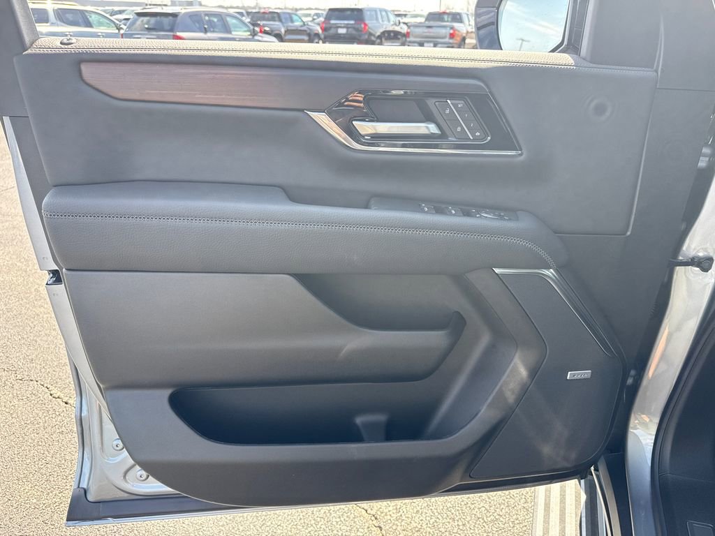 New 2026 GMC Yukon XL Denali w/ Denali Reserve Package image 15