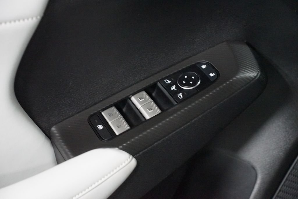 Used 2025 Mitsubishi Outlander SE AWD/4WD image 33