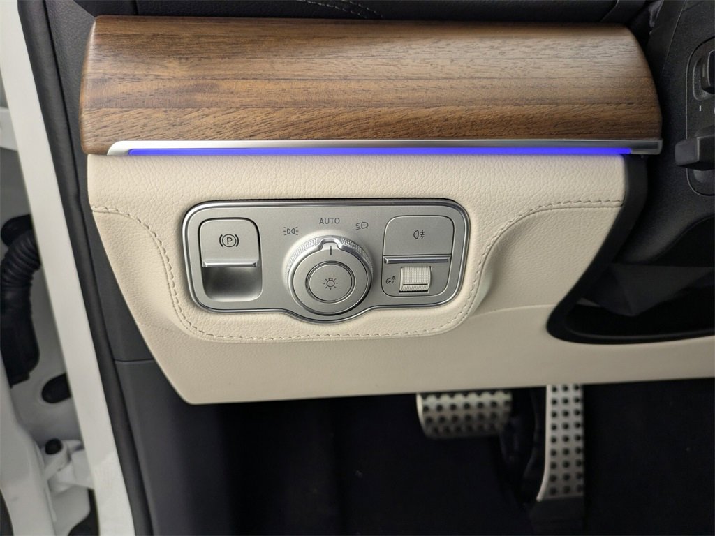 New 2026 Mercedes-Benz GLS 580 4MATIC image 22