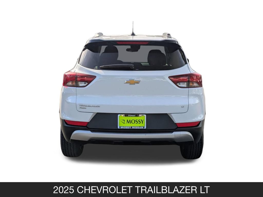 Used 2025 Chevrolet TrailBlazer LT AWD/4WD image 9