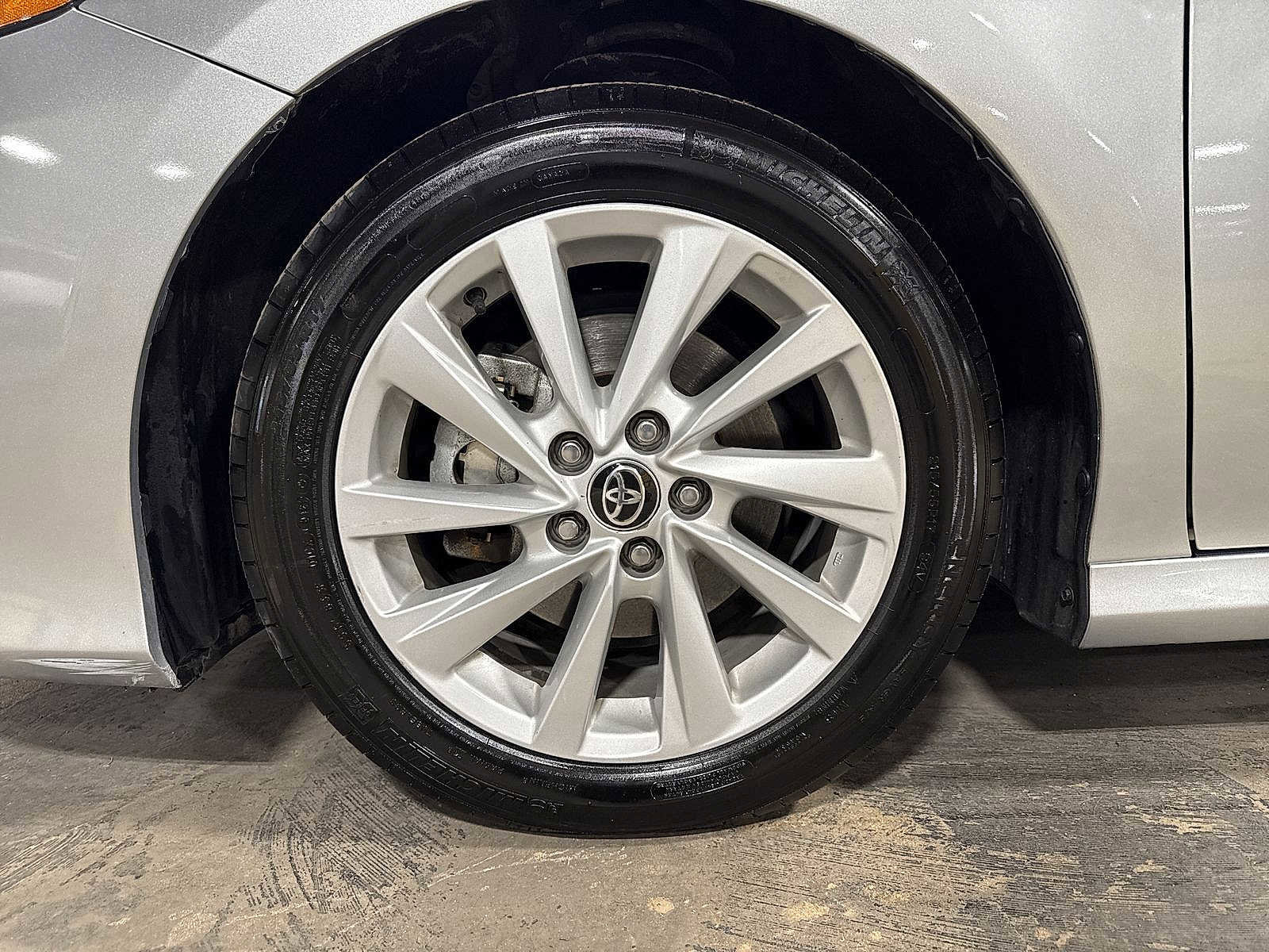 Used 2021 Toyota Camry LE image 10