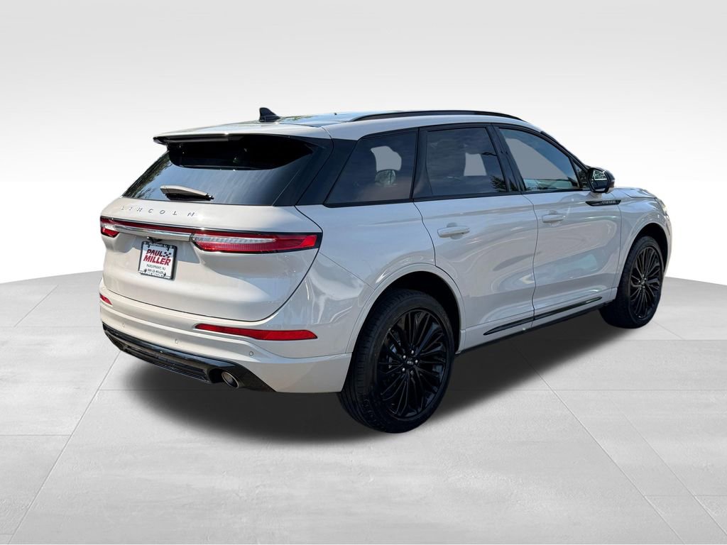 Used 2023 Lincoln Corsair Reserve w/ Equipment Group 201A AWD/4WD image 9