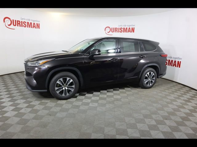Used 2021 Toyota Highlander XLE image 5