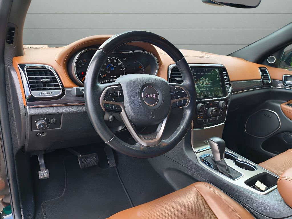 Used 2021 Jeep Grand Cherokee Overland w/ Trailer Tow Group IV image 15