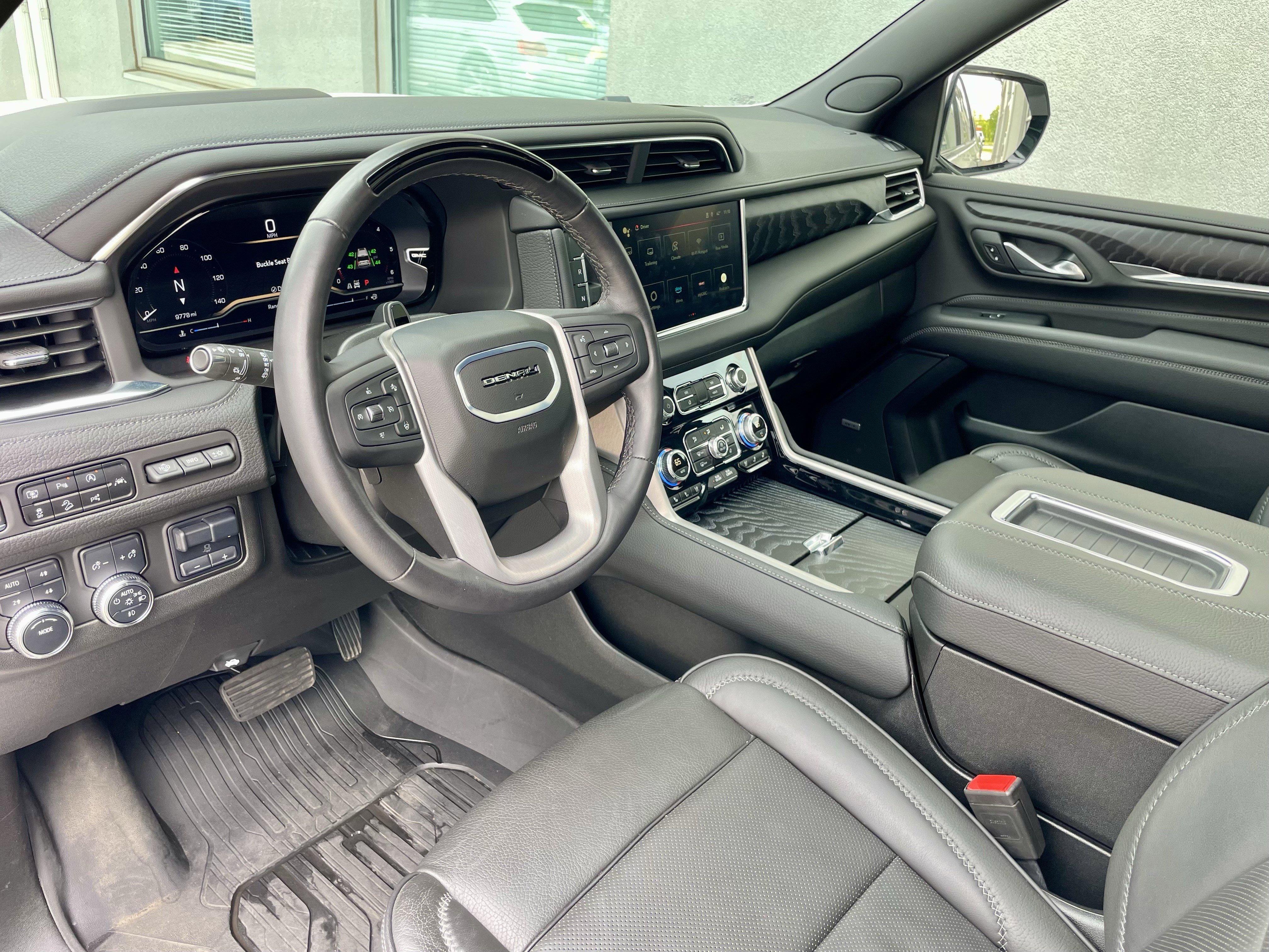 Used 2024 GMC Yukon Denali w/ Advanced Technology Package AWD/4WD image 13