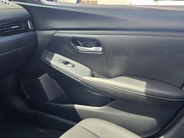 Used 2025 Nissan Sentra SV FWD image 25
