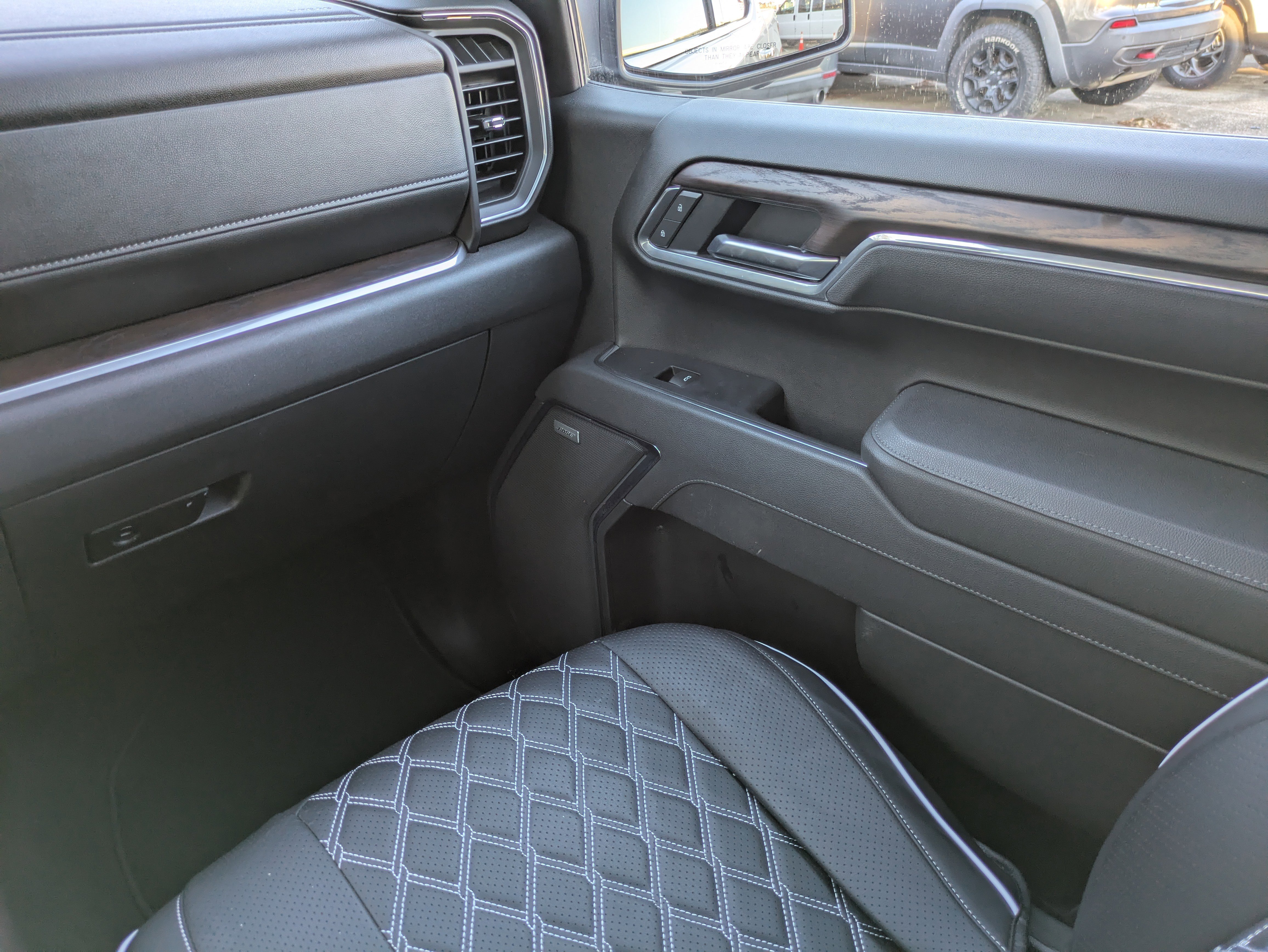 Used 2025 GMC Sierra 1500 SLT w/ SLT Premium Plus Package image 10