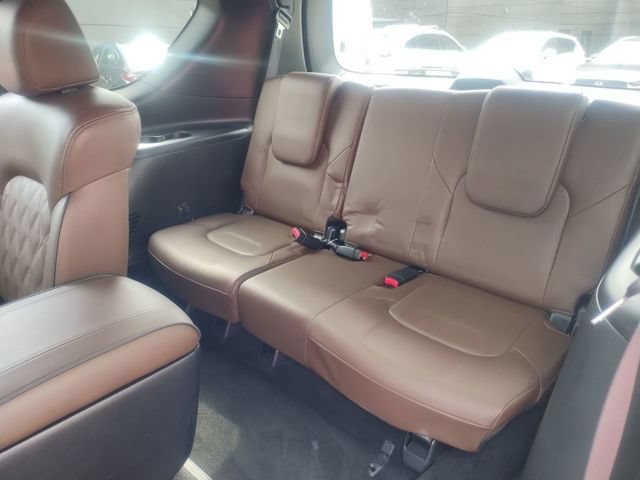 Used 2024 Nissan Armada Platinum w/ Captain's Chairs Package RWD image 16