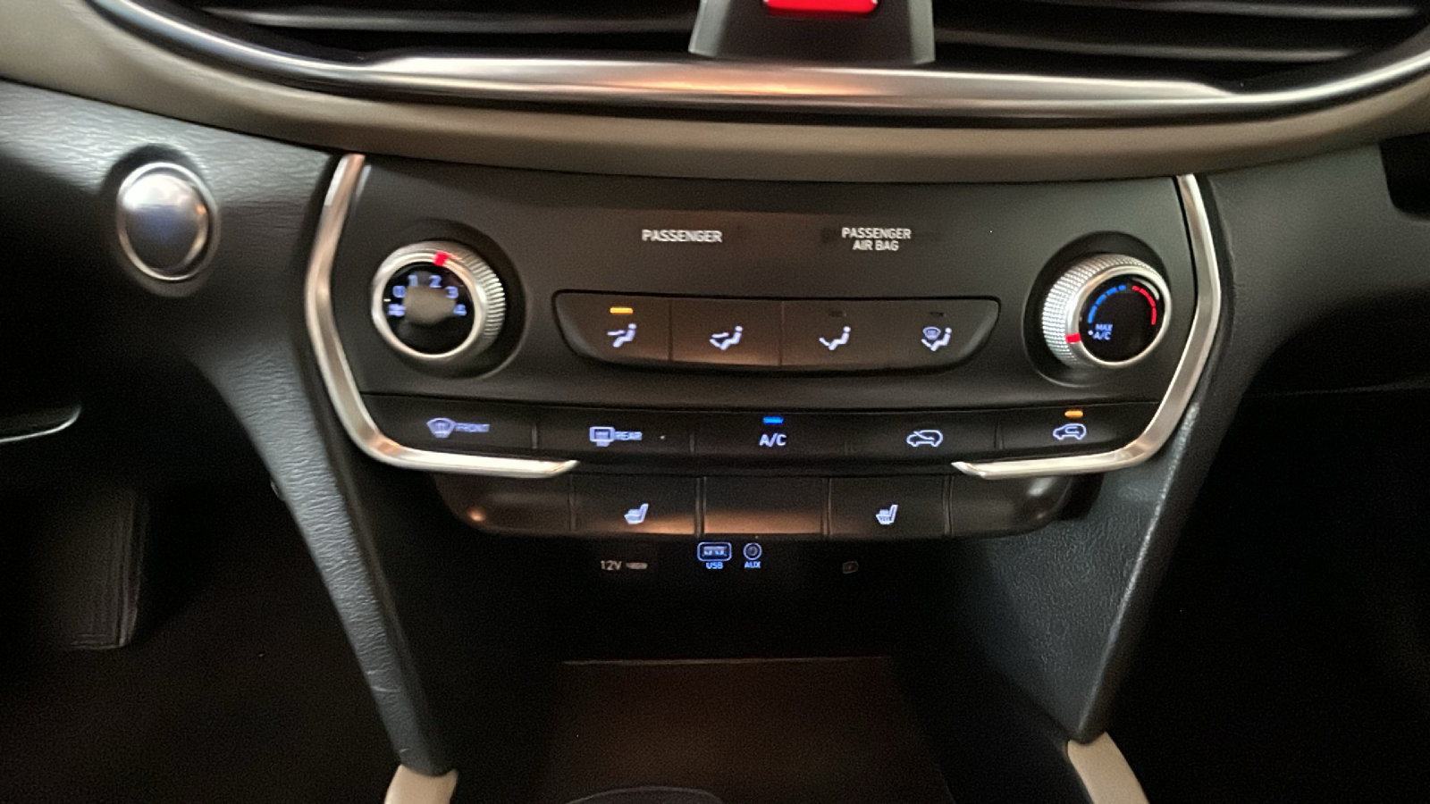 Used 2019 Hyundai Santa Fe SEL FWD image 27