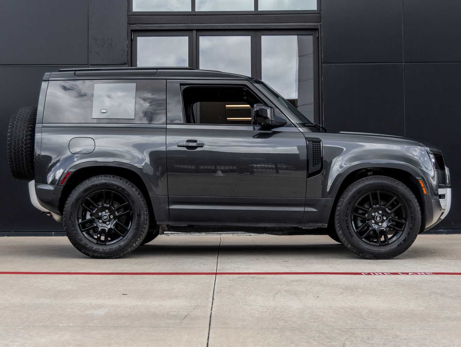 Used 2023 Land Rover Defender 90 S AWD/4WD image 10
