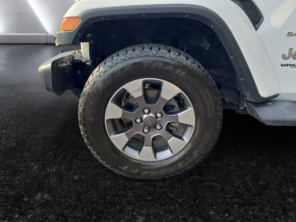 Used 2018 Jeep Wrangler Unlimited Sahara w/ Cold Weather Group image 9