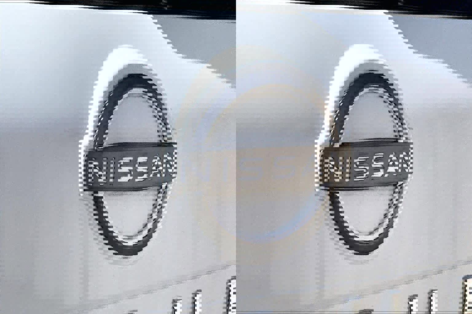 Used 2023 Nissan Rogue S image 31