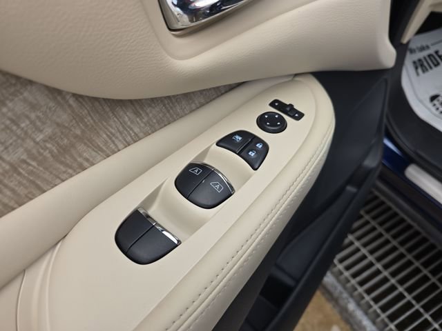 Used 2024 Nissan Murano SL image 11