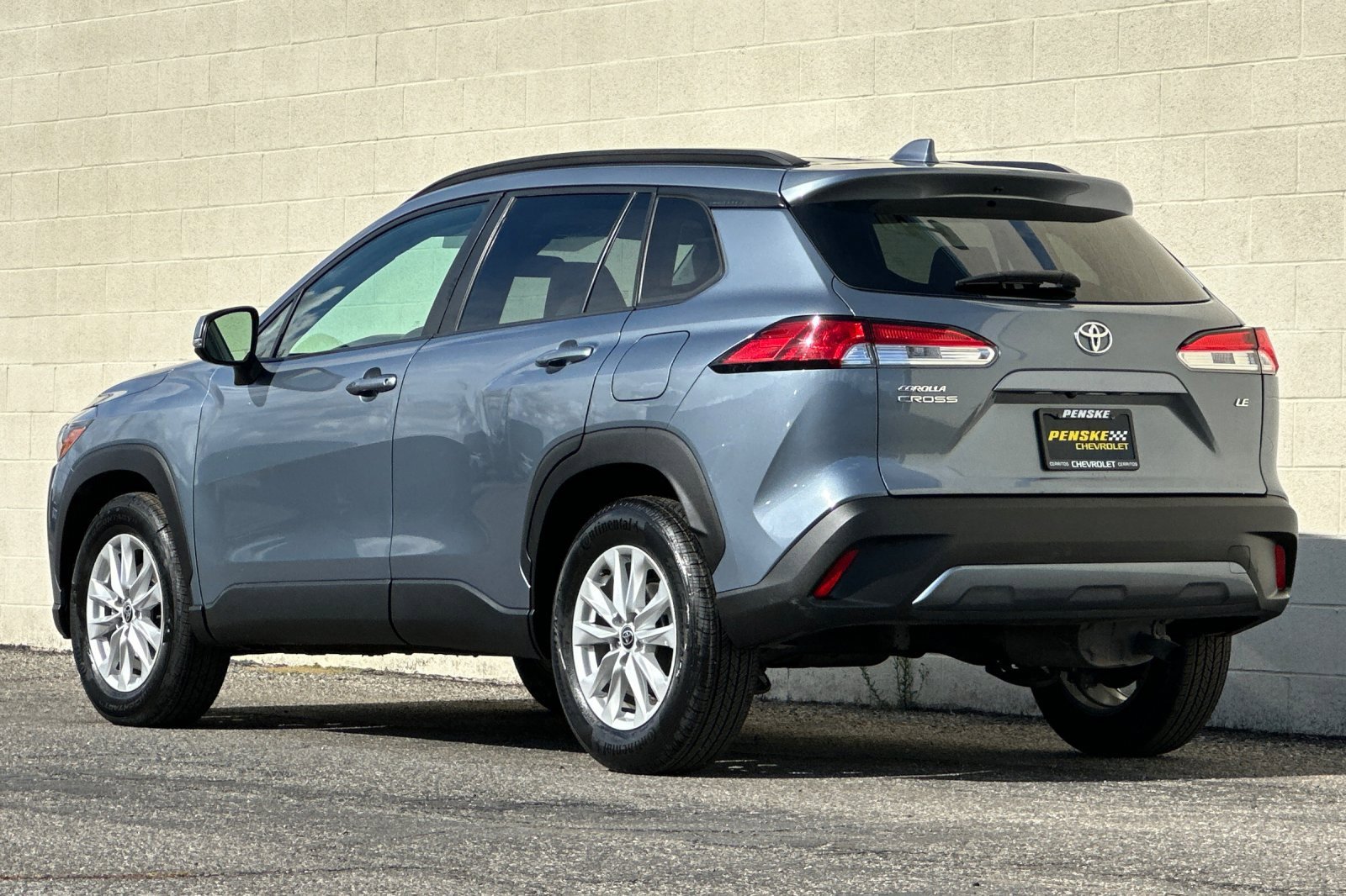 Used 2022 Toyota Corolla Cross LE image 6