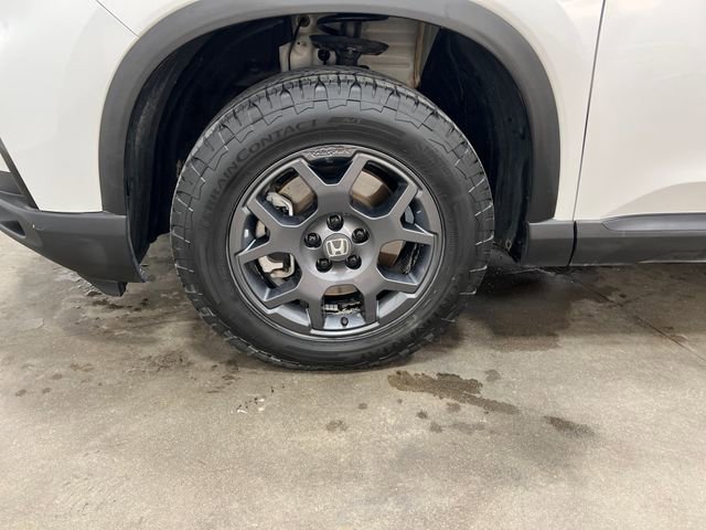 Used 2025 Honda Pilot TrailSport image 19