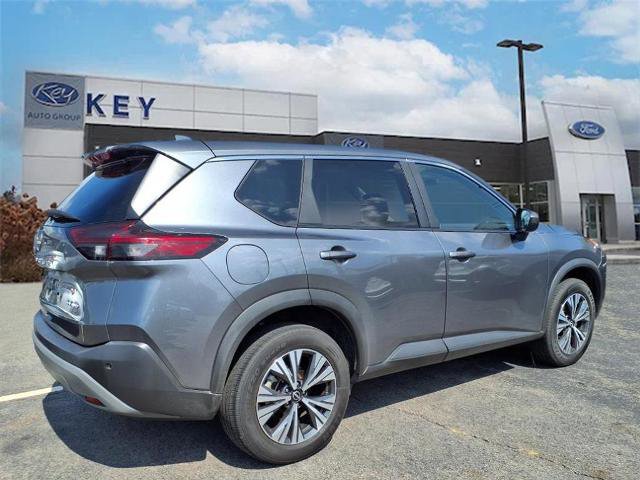 Used 2023 Nissan Rogue SV image 3