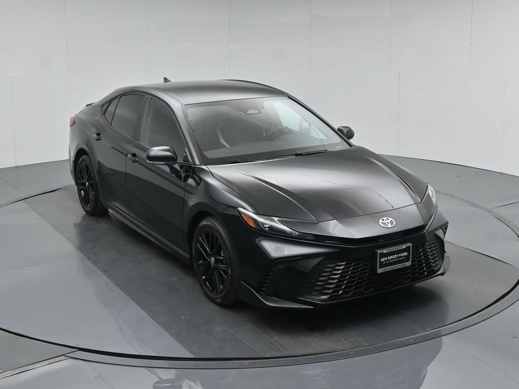 Used 2026 Toyota Camry SE FWD image 39