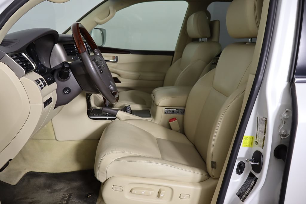 Used 2015 Lexus LX 570 4WD image 14