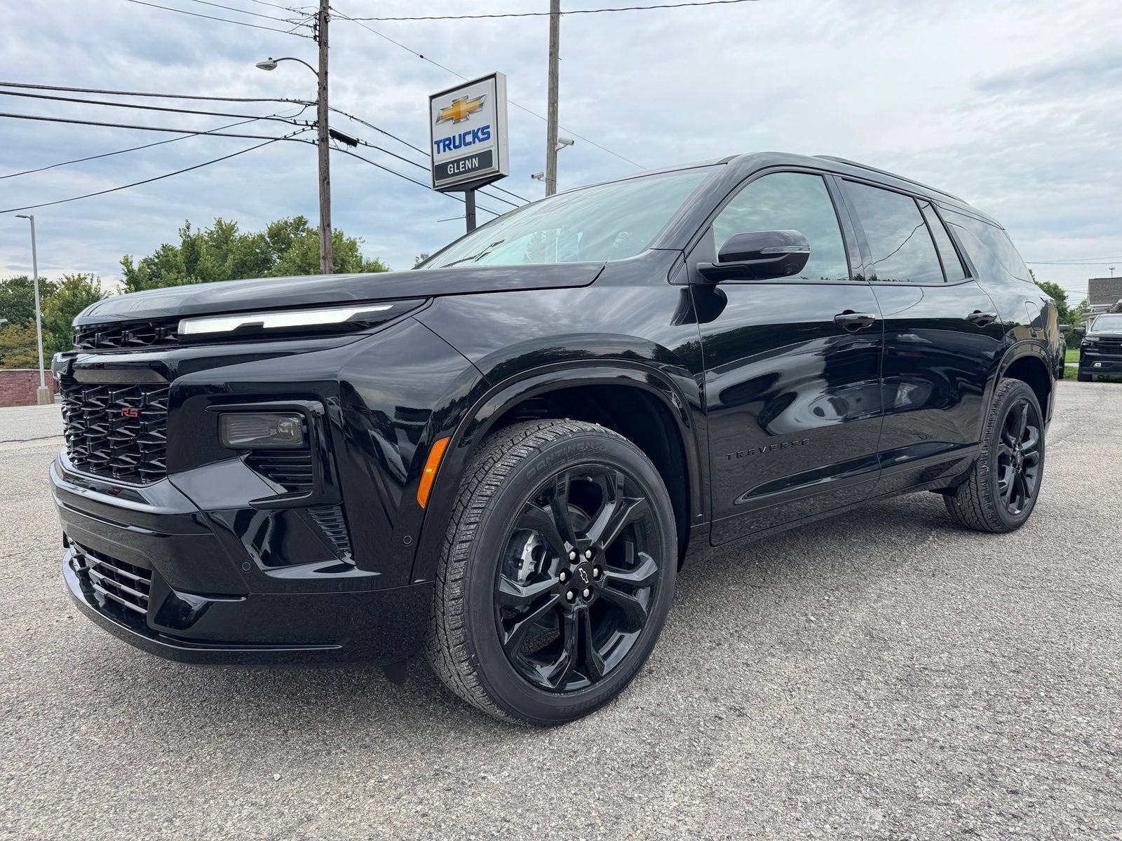 New 2027 Chevrolet Traverse RS AWD/4WD image 2