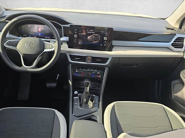 New 2026 Volkswagen Taos SE FWD image 18