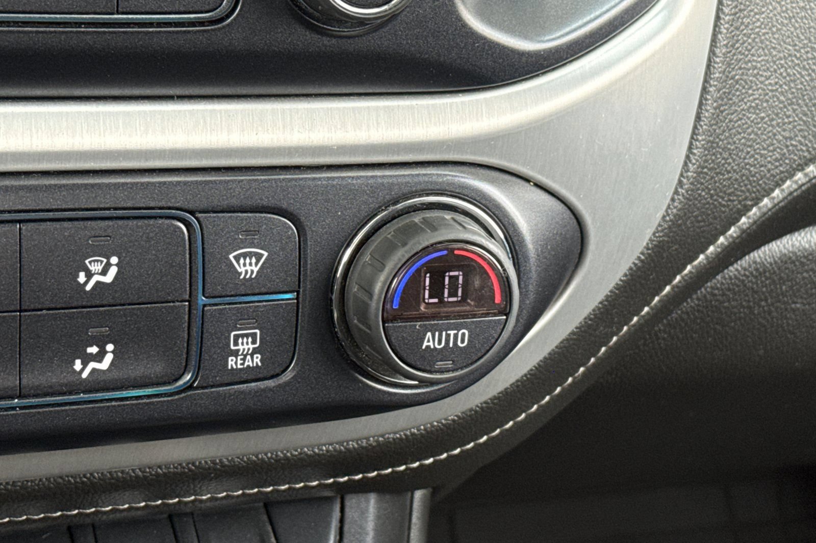 Used 2020 GMC Canyon SLE w/ Elevation Edition AWD/4WD image 28