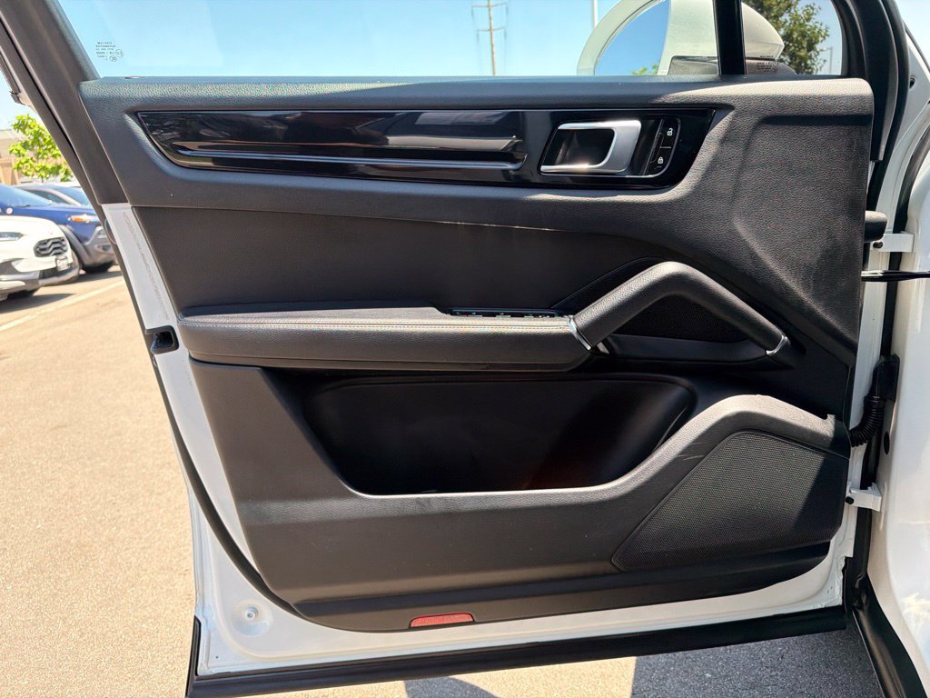 Used 2020 Porsche Cayenne AWD/4WD image 22