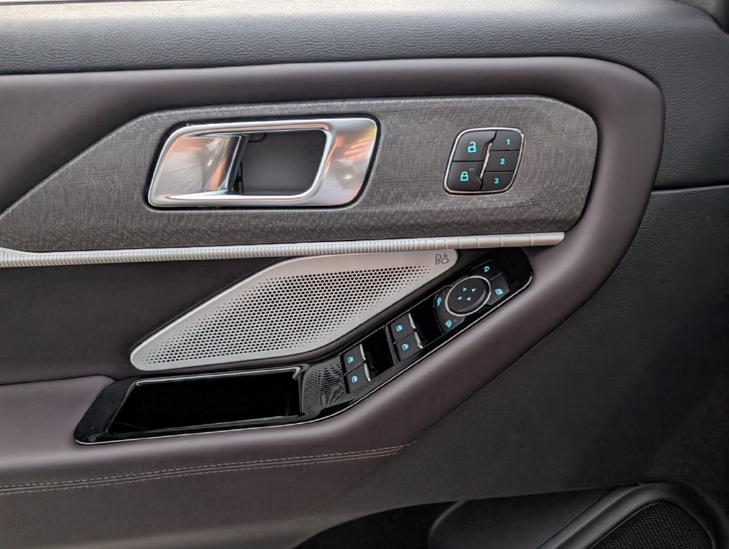 New 2026 Ford Explorer Platinum RWD image 14