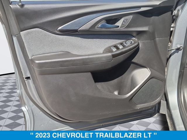 Used 2023 Chevrolet TrailBlazer LT w/ Convenience Package AWD/4WD image 10