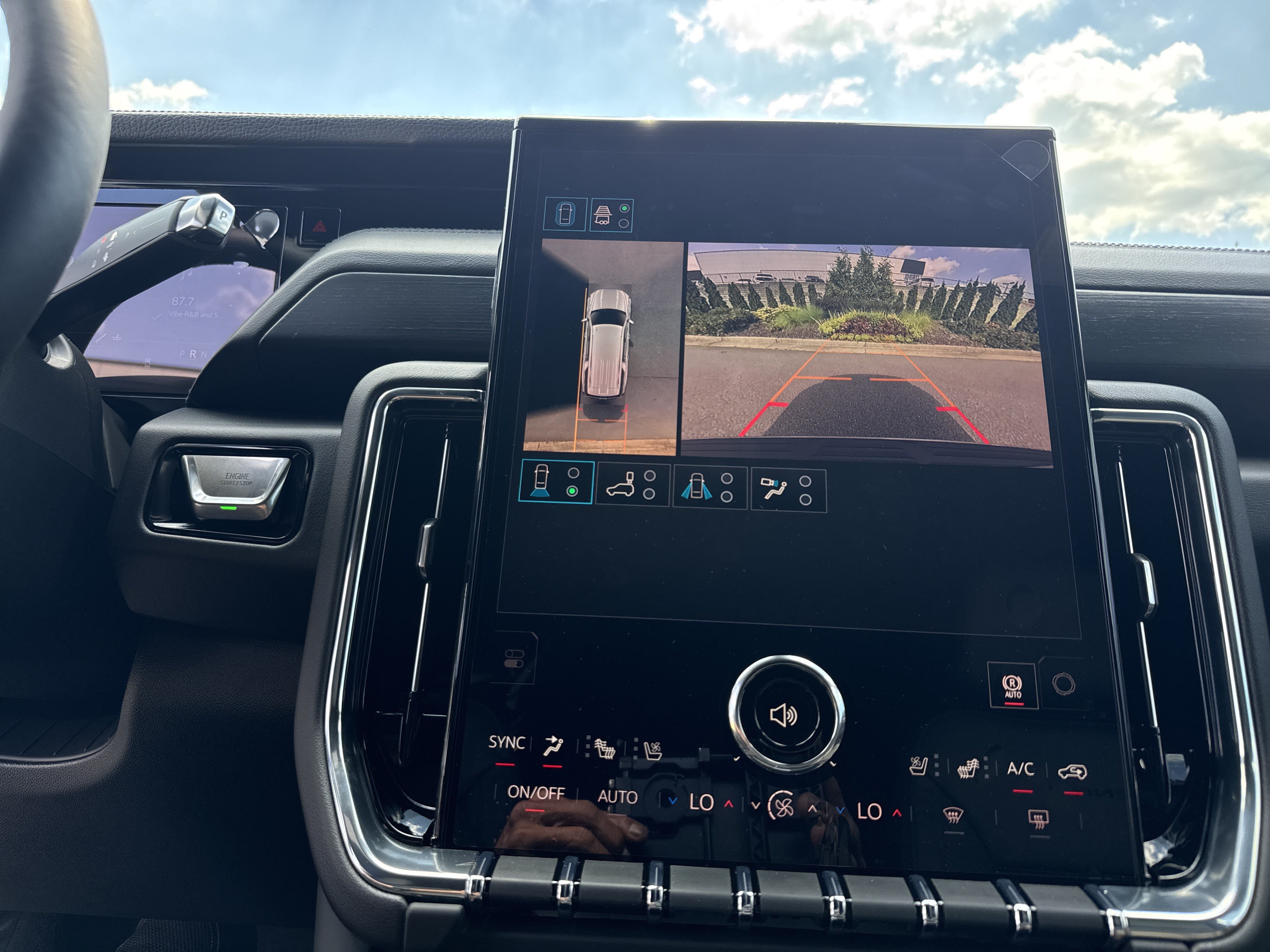 New 2026 GMC Yukon XL Denali w/ Sun & Power Step Package AWD/4WD image 26