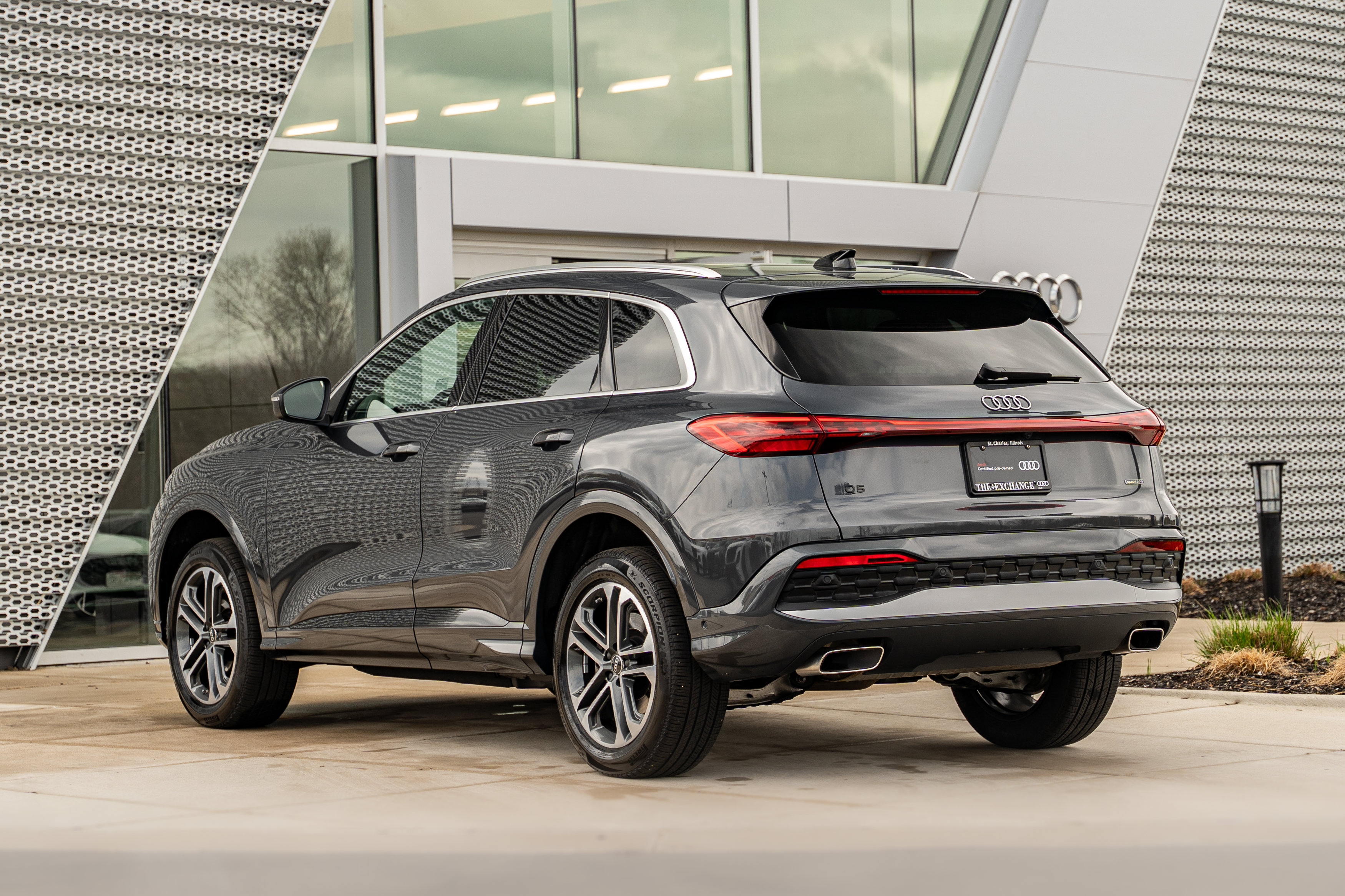 Certified 2025 Audi Q5 Premium w/ Convenience Package AWD/4WD image 5