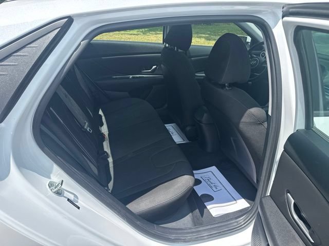Used 2023 Hyundai Elantra SEL w/ Convenience Package FWD image 11